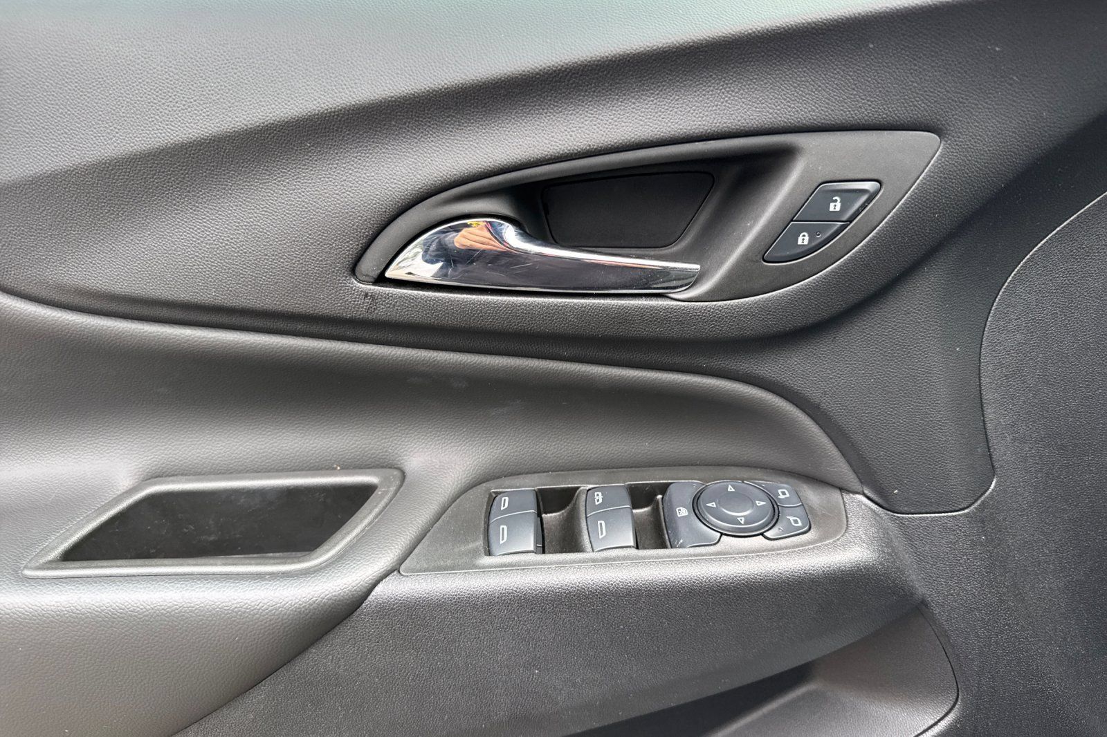 Used 2024 Chevrolet Equinox LT AWD/4WD image 10