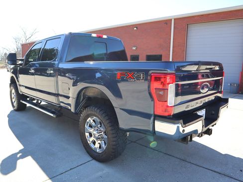 Used 2017 Ford F250 Lariat w/ Lariat Ultimate Package image 3