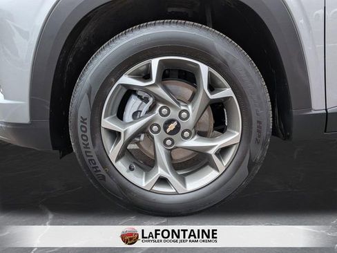 Used 2025 Chevrolet Trax LT w/ LT Convenience Package image 30