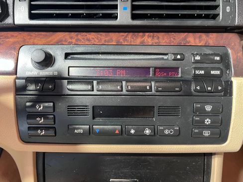Used 2002 BMW 325Ci 325Ci Coupe 2D image 31