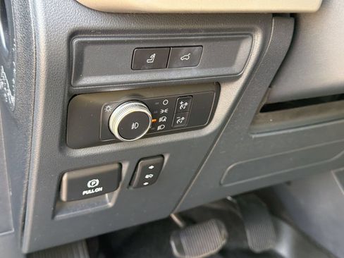 Used 2022 Ford Expedition XLT AWD/4WD image 19