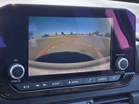 Used 2025 Nissan Pathfinder S FWD image 25