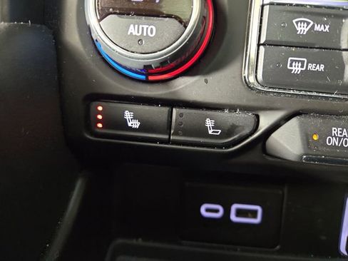 Used 2022 Chevrolet Tahoe Z71 image 26