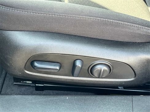 Used 2024 Chevrolet Malibu LT image 28