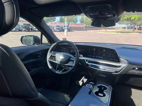 Certified 2024 Cadillac Lyriq Luxury AWD/4WD image 23