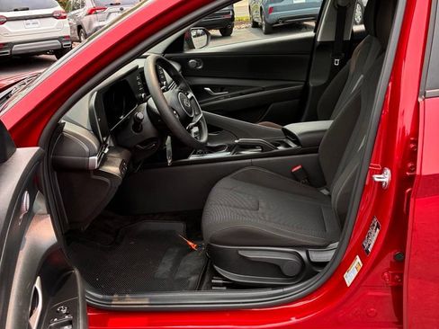 Used 2023 Hyundai Elantra SE FWD image 20