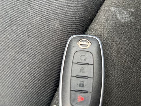 Used 2024 Nissan Pathfinder SV image 37