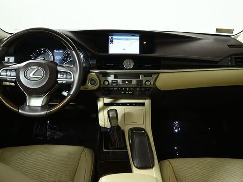 Used 2017 Lexus ES 350 w/ Luxury Package image 17