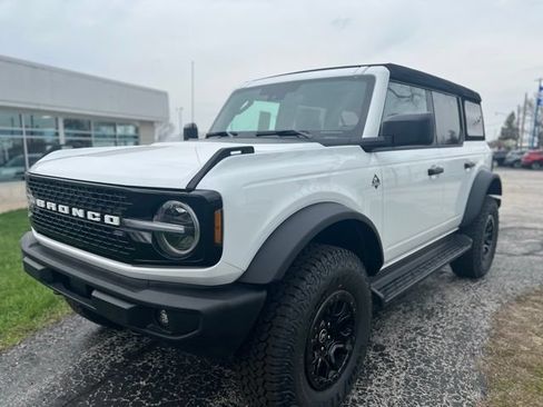 New 2026 Ford Bronco Outer Banks w/ Sasquatch Package AWD/4WD image 4