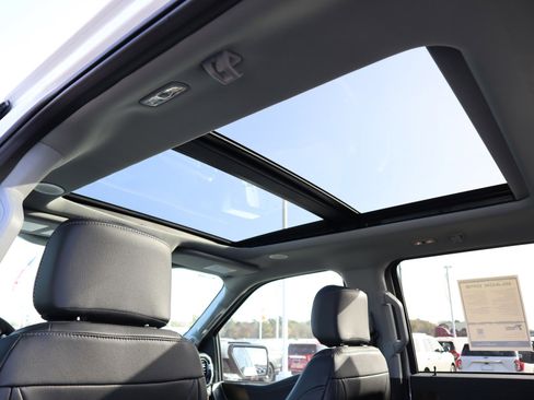 New 2023 Ford F150 Lariat w/ Equipment Group 502A High image 38