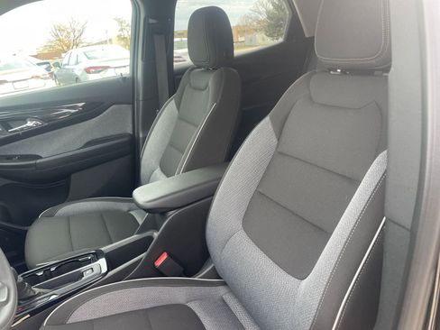 Used 2025 Chevrolet TrailBlazer LT image 36