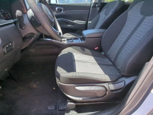 Used 2023 Kia Sorento LX AWD/4WD image 10