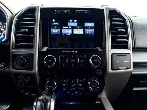 Used 2017 Ford F150 Lariat AWD/4WD image 24