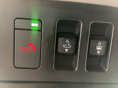 Used 2024 Nissan Rogue SV w/ SV Premium Package image 12