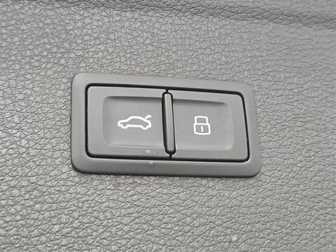 Used 2023 Audi Q5 2.0T Premium w/ Convenience Package image 30