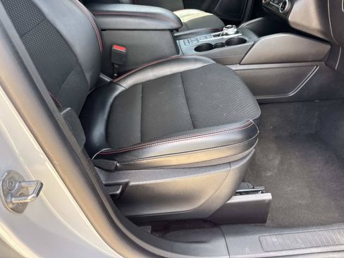 Used 2025 Ford Escape ST-Line FWD image 11