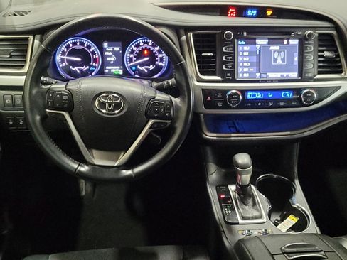 Used 2019 Toyota Highlander Limited Platinum w/ Carpet Mat Package (TMS) image 22