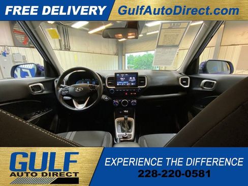 Used 2025 Hyundai Venue SEL FWD image 2