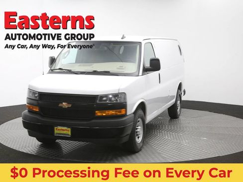 Used 2021 Chevrolet Express 3500 w/ Driver Convenience Package RWD image 50