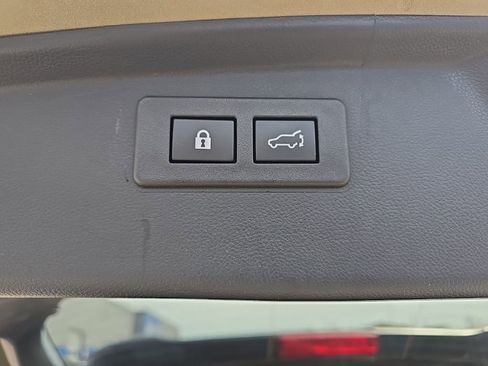 Used 2023 Subaru Outback Touring AWD/4WD image 6