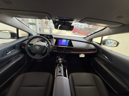 Certified 2025 Toyota Prius Plug-In Hybrid image 6