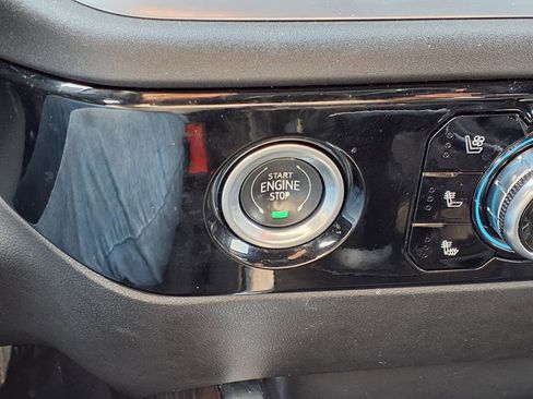 Used 2023 GMC Sierra 1500 SLT image 8