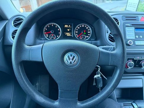 Used 2010 Volkswagen Tiguan S FWD image 29