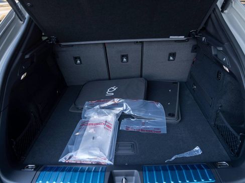 New 2026 Porsche Macan 4 Electric image 29