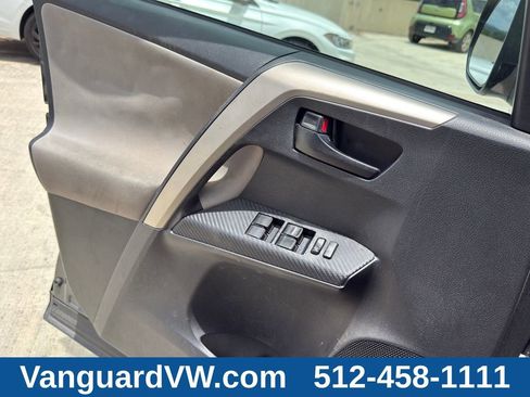 Used 2015 Toyota RAV4 LE AWD/4WD image 22