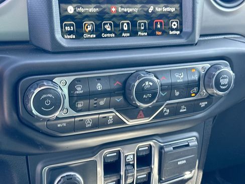 Used 2021 Jeep Wrangler Unlimited Sport AWD/4WD image 16
