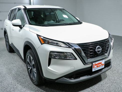 Used 2023 Nissan Rogue SV FWD image 5