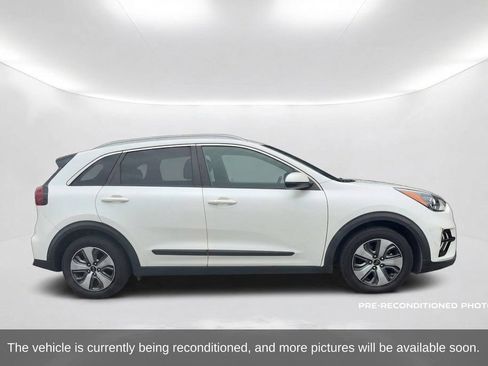 Used 2020 Kia Niro LX FWD image 4