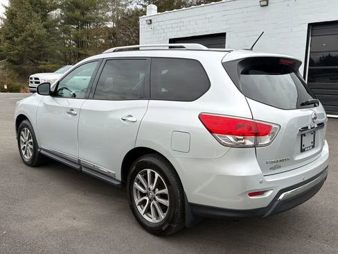 Used 2013 Nissan Pathfinder SL image 4