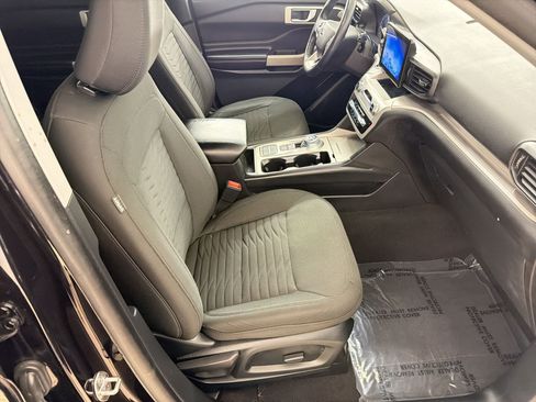 Used 2021 Ford Explorer XLT RWD image 28