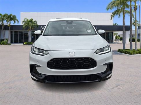 Used 2023 Honda HR-V EX-L image 2