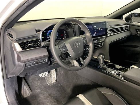Used 2025 Toyota Camry SE w/ Multimedia Upgrade Package FWD image 16