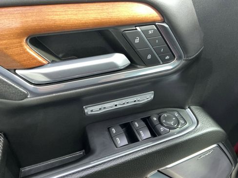 Used 2022 GMC Sierra 1500 Denali w/ Denali Reserve Package image 23