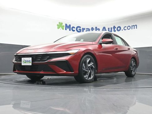 Used 2025 Hyundai Elantra SEL image 6