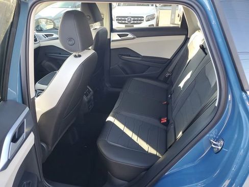 New 2026 Volkswagen Taos SE image 11