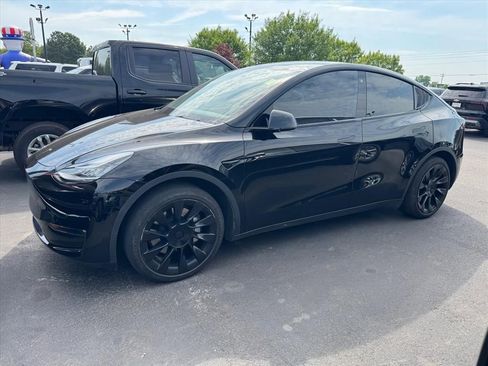 Used 2021 Tesla Model Y Long Range AWD/4WD image 9