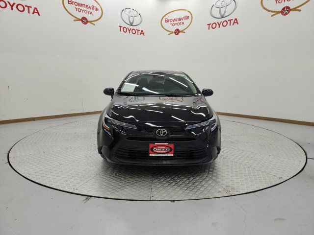 Certified 2025 Toyota Corolla LE FWD image 4