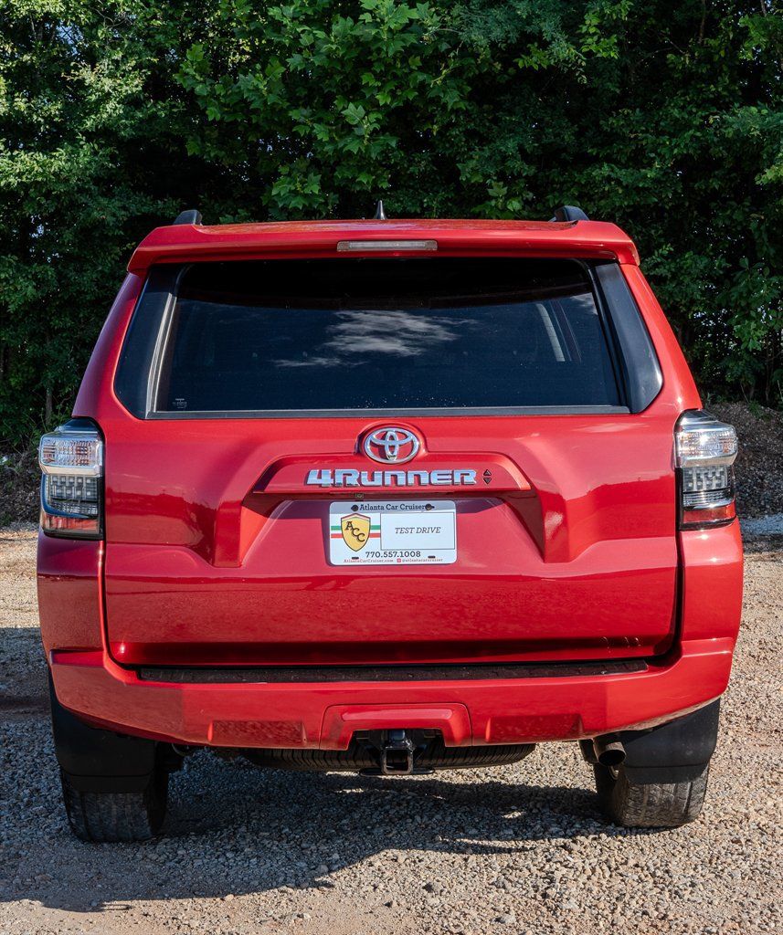 Used 2021 Toyota 4Runner SR5 AWD/4WD image 4