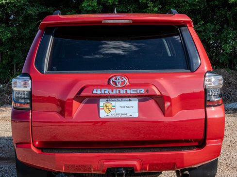 Used 2021 Toyota 4Runner SR5 AWD/4WD image 4