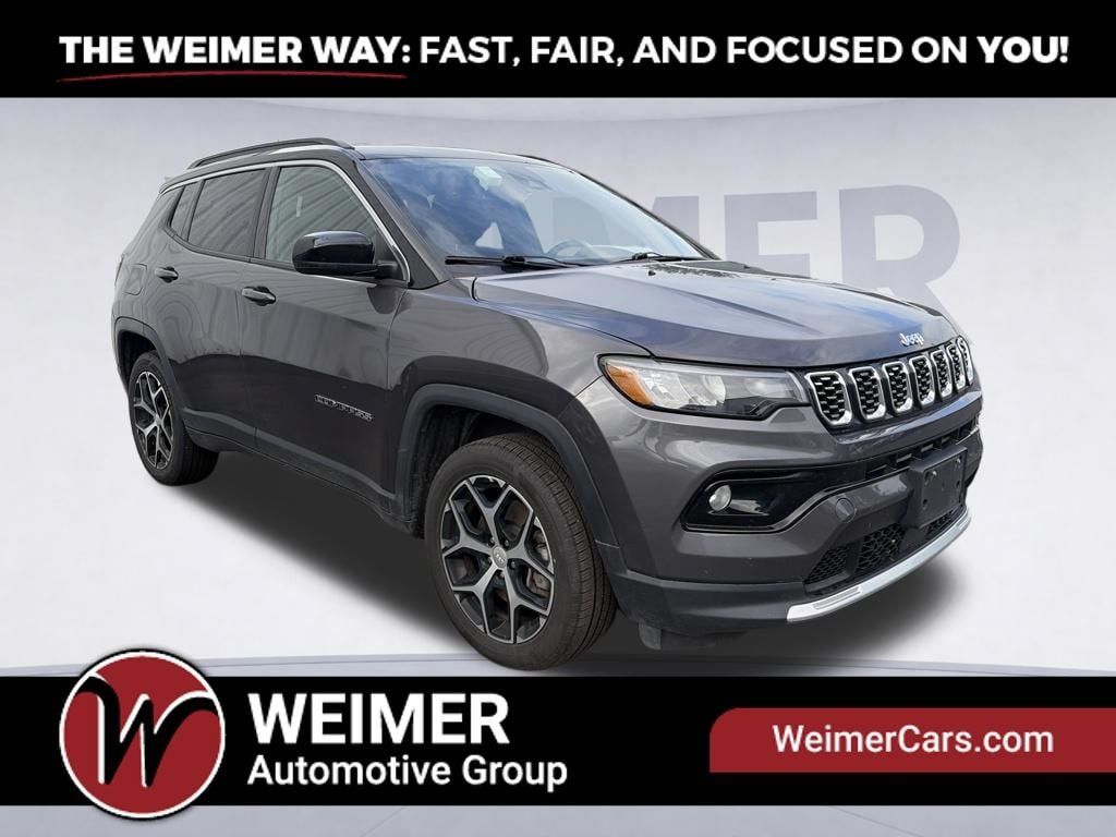 Used 2024 Jeep Compass Limited AWD/4WD image 3
