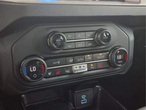 Used 2025 Ford Bronco Outer Banks AWD/4WD image 8