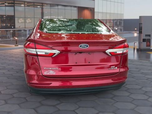 Used 2019 Ford Fusion SE image 9