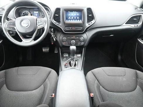 Used 2020 Jeep Cherokee Latitude AWD/4WD image 19