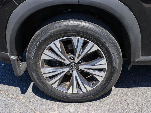 Used 2023 Nissan Rogue SV FWD image 16
