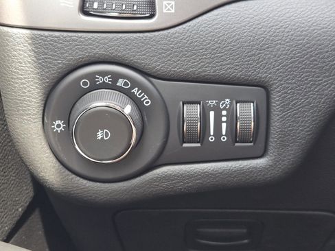 Used 2022 Jeep Cherokee Latitude Lux AWD/4WD image 24