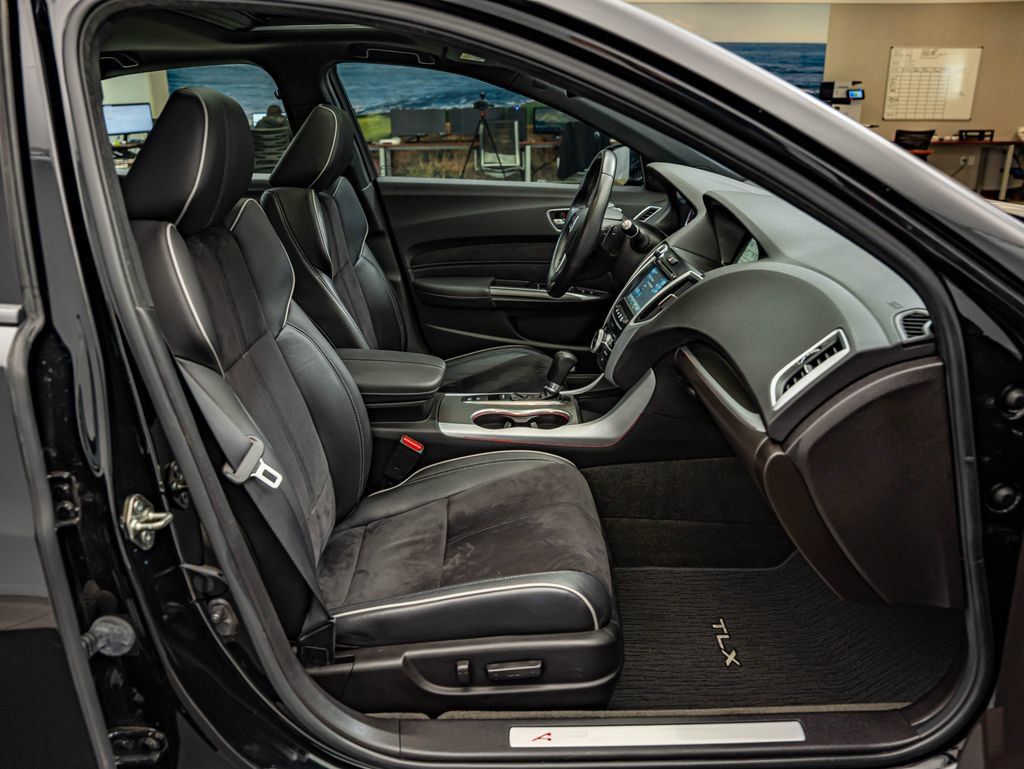 Used 2019 Acura TLX w/ Technology & A-SPEC Package FWD image 33
